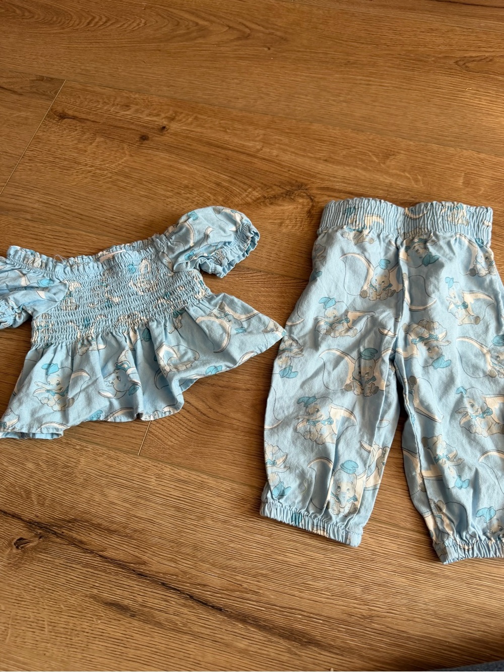 Disney dumbo Light Blue Girls' Two-Piece Smocked Top & Pants Set